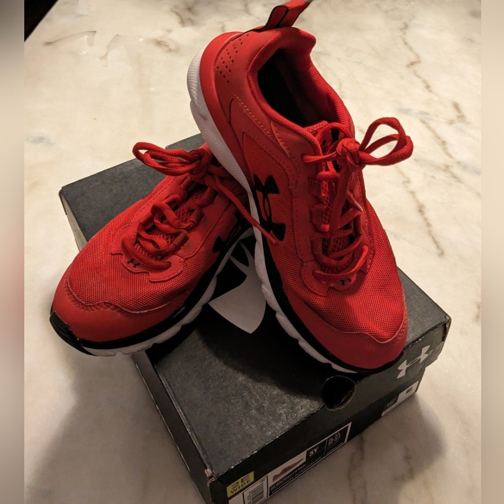 Boys' Grade School UA Assert 9 Running Shoes